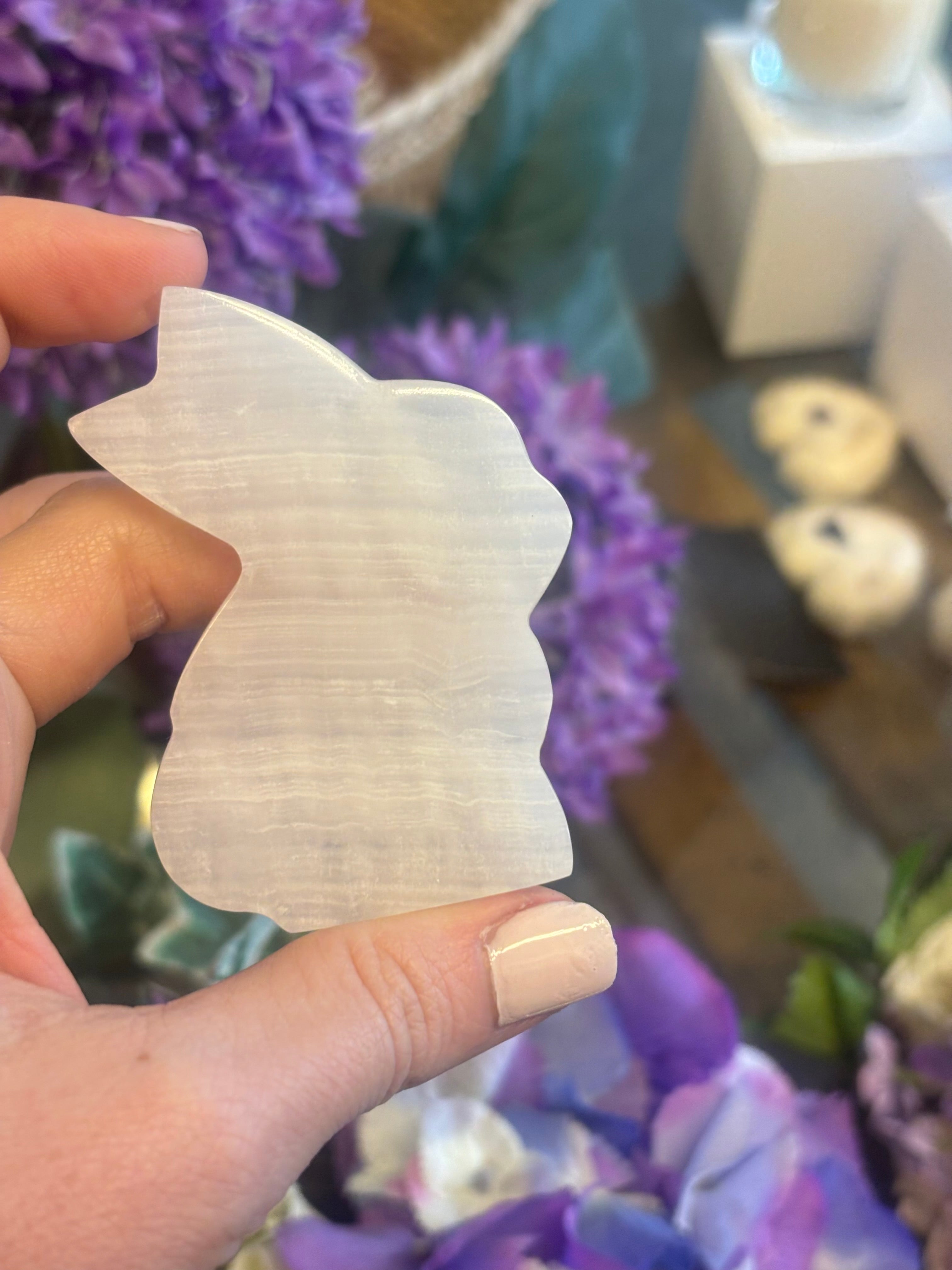 Mangano Calcite Bunny